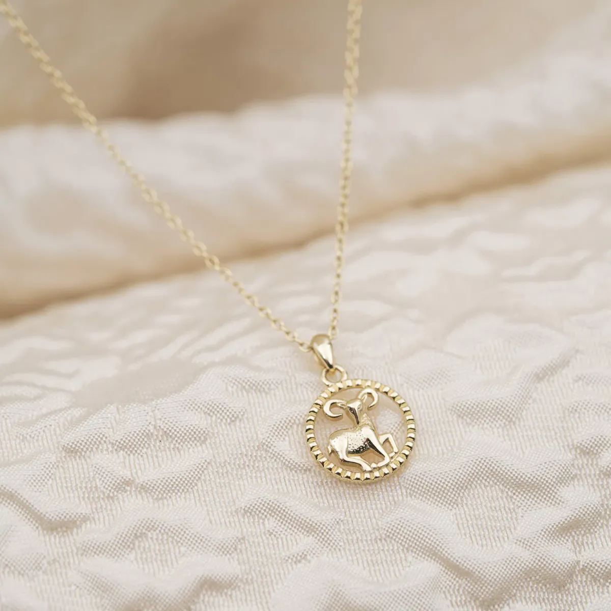 Smykke i forgylt sølv VÆREN (21.mars - 20.april)