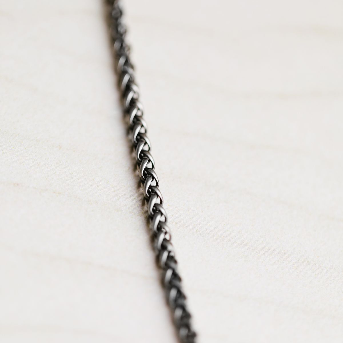 Armbånd i stål- L:20 cm oksidert