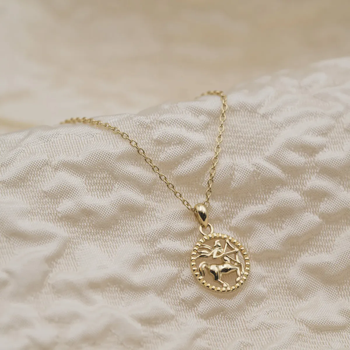 Smykke i forgylt sølv SKYTTEN (23.nov - 21.des)