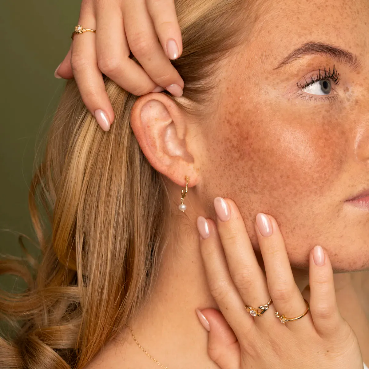 Keshi øredobber i forgylt 925 sølv med perler